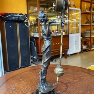 Dong-ho-nu-than-dong-duc